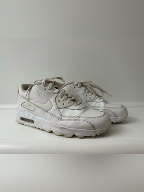 Nike Air Max White Sneakers - 6.5 Y or 8 W Size - Casual Sneakers Shoes